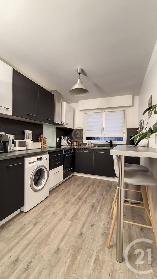 Afficher la photo en grand Appartement F3 à vendre - 3 pièces - 60.39 m2 - NOISY LE GRAND - 93 - ILE-DE-FRANCE - Century 21 Agence Du Val