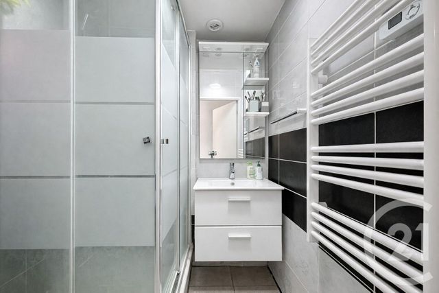 Appartement F2 à vendre - 2 pièces - 37.94 m2 - NOISIEL - 77 - ILE-DE-FRANCE - Century 21 Agence Du Val