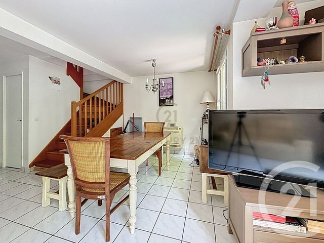 maison à vendre - 5 pièces - 91.24 m2 - CHAMPS SUR MARNE - 77 - ILE-DE-FRANCE - Century 21 Agence Du Val