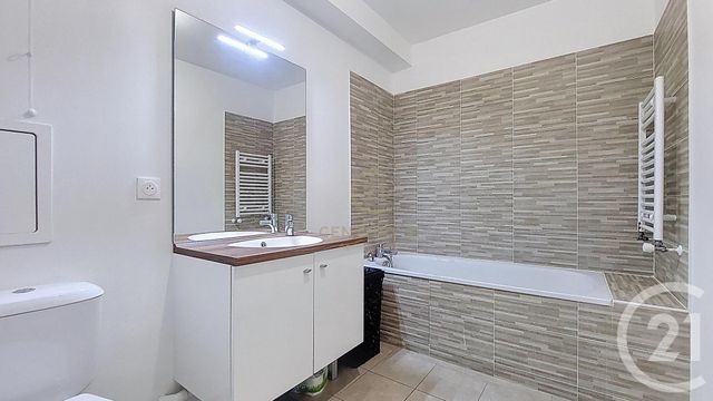 Appartement F2 à vendre - 2 pièces - 54.53 m2 - CHAMPS SUR MARNE - 77 - ILE-DE-FRANCE - Century 21 Agence Du Val