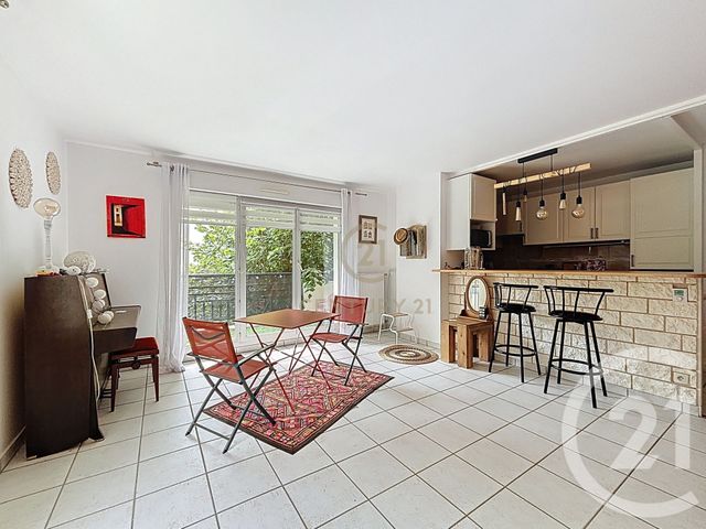 Appartement F3 à vendre - 3 pièces - 60.77 m2 - NOISY LE GRAND - 93 - ILE-DE-FRANCE - Century 21 Agence Du Val