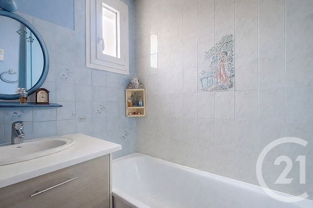 Appartement F3 à vendre - 3 pièces - 72.71 m2 - EMERAINVILLE - 77 - ILE-DE-FRANCE - Century 21 Agence Du Val