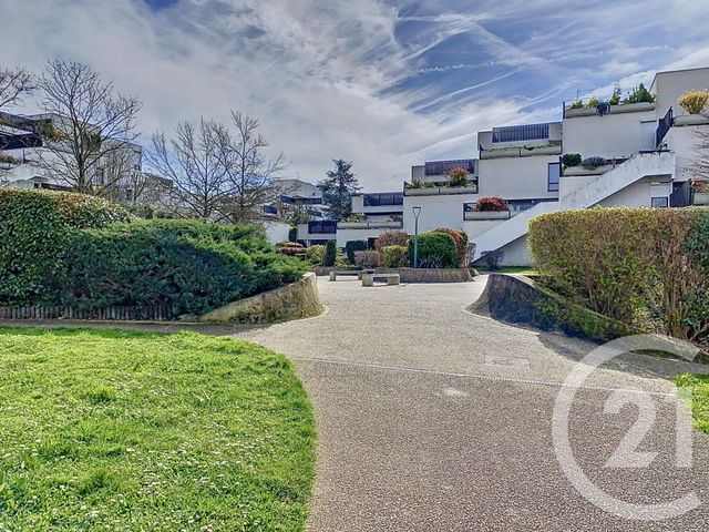 Appartement F4 à louer - 4 pièces - 84.14 m2 - CHAMPS SUR MARNE - 77 - ILE-DE-FRANCE - Century 21 Agence Du Val