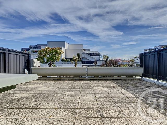 Appartement F4 à louer - 4 pièces - 84.14 m2 - CHAMPS SUR MARNE - 77 - ILE-DE-FRANCE - Century 21 Agence Du Val