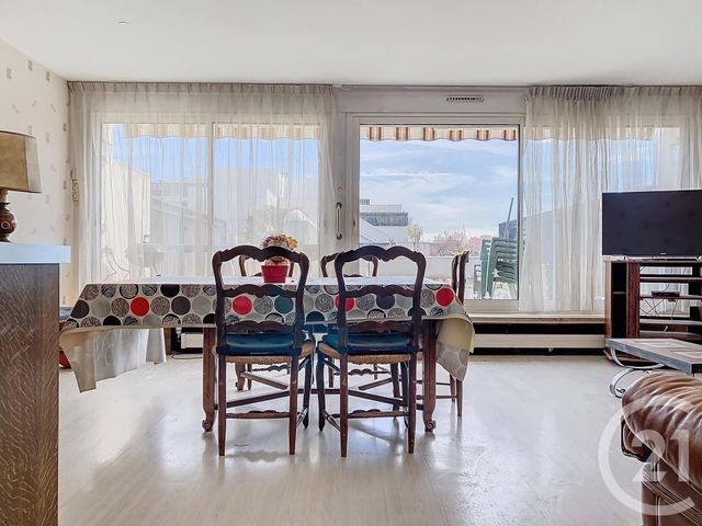 Appartement F4 à louer - 4 pièces - 84.14 m2 - CHAMPS SUR MARNE - 77 - ILE-DE-FRANCE - Century 21 Agence Du Val