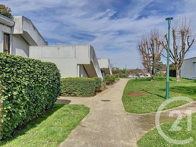 Appartement F4 à louer - 4 pièces - 84.14 m2 - CHAMPS SUR MARNE - 77 - ILE-DE-FRANCE - Century 21 Agence Du Val