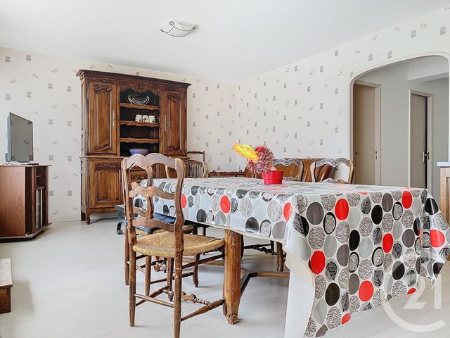 Appartement F4 à louer - 4 pièces - 84.14 m2 - CHAMPS SUR MARNE - 77 - ILE-DE-FRANCE - Century 21 Agence Du Val