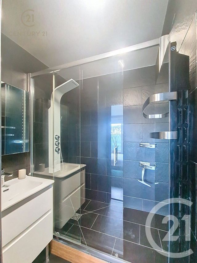 Appartement F2 à louer - 2 pièces - 43.74 m2 - CHELLES - 77 - ILE-DE-FRANCE - Century 21 Agence Du Val