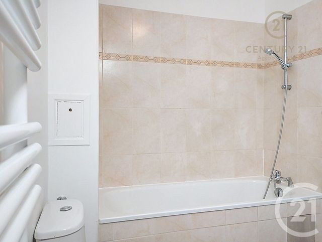 Appartement F1 à louer - 1 pièce - 27.39 m2 - PONTAULT COMBAULT - 77 - ILE-DE-FRANCE - Century 21 Agence Du Val