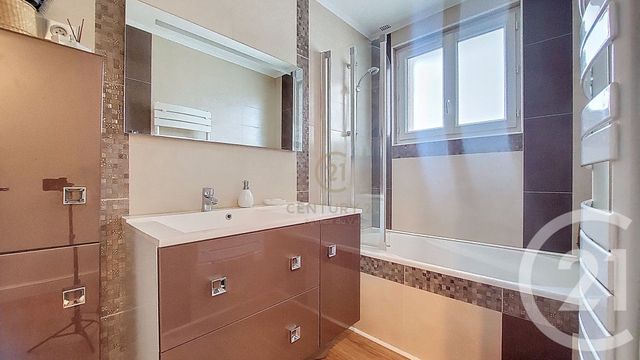 maison à vendre - 6 pièces - 161.68 m2 - CHAMPS SUR MARNE - 77 - ILE-DE-FRANCE - Century 21 Agence Du Val