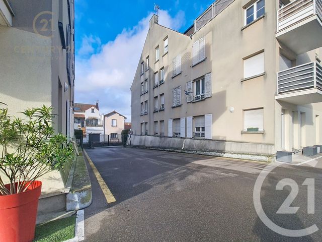 parking à louer - 5.44 m2 - CHAMPS SUR MARNE - 77 - ILE-DE-FRANCE - Century 21 Agence Du Val