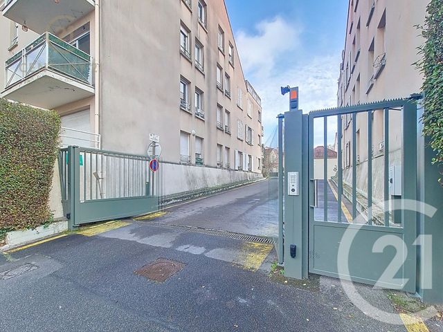 parking à louer - 5.44 m2 - CHAMPS SUR MARNE - 77 - ILE-DE-FRANCE - Century 21 Agence Du Val