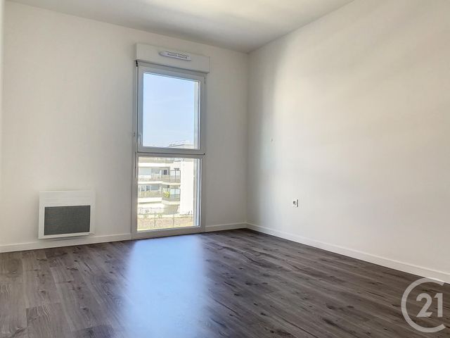 Appartement F2 à louer - 2 pièces - 44.57 m2 - CHAMPS SUR MARNE - 77 - ILE-DE-FRANCE - Century 21 Agence Du Val