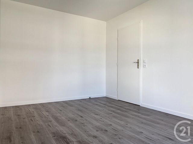 Appartement F2 à louer - 2 pièces - 44.57 m2 - CHAMPS SUR MARNE - 77 - ILE-DE-FRANCE - Century 21 Agence Du Val