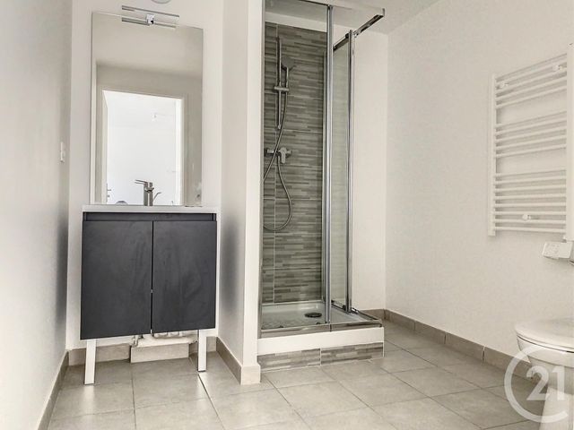 Appartement F2 à louer - 2 pièces - 44.57 m2 - CHAMPS SUR MARNE - 77 - ILE-DE-FRANCE - Century 21 Agence Du Val