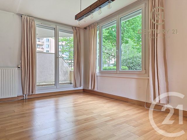 Appartement F2 à louer - 2 pièces - 57.58 m2 - CHAMPS SUR MARNE - 77 - ILE-DE-FRANCE - Century 21 Agence Du Val