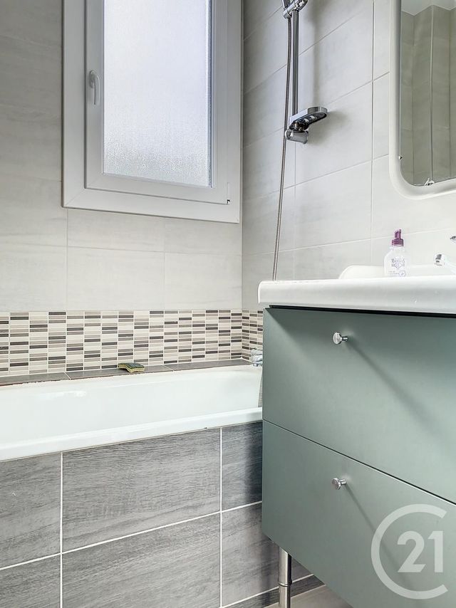 Appartement F4 à vendre - 4 pièces - 64.69 m2 - CHAMPIGNY SUR MARNE - 94 - ILE-DE-FRANCE - Century 21 Agence Du Val