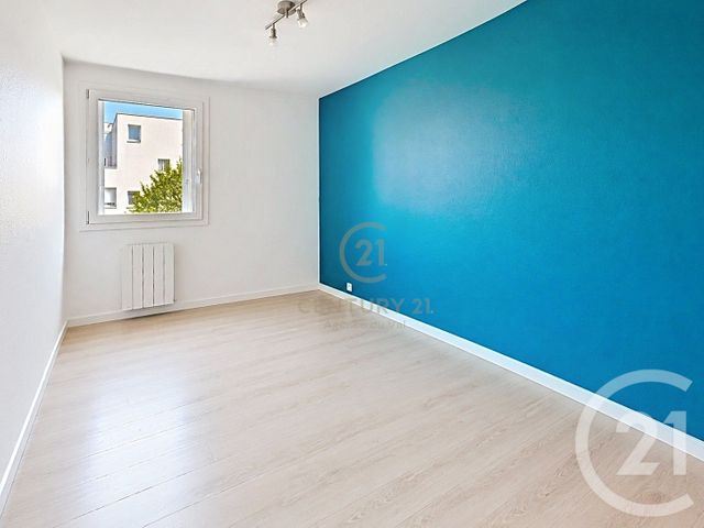 Appartement F4 à vendre - 3 pièces - 85.78 m2 - NOISIEL - 77 - ILE-DE-FRANCE - Century 21 Agence Du Val