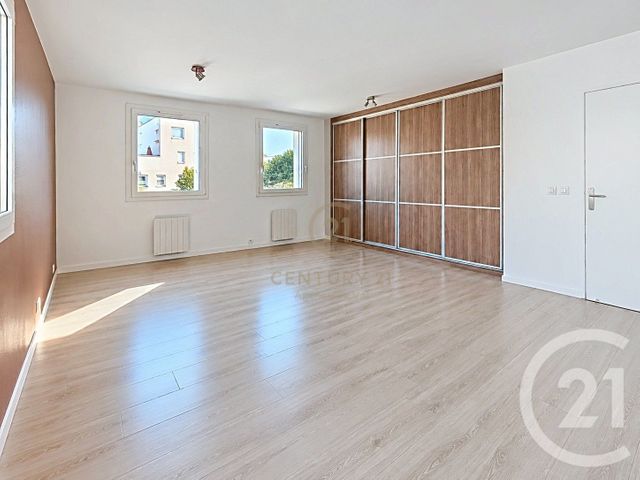 Appartement F4 à vendre - 3 pièces - 85.78 m2 - NOISIEL - 77 - ILE-DE-FRANCE - Century 21 Agence Du Val