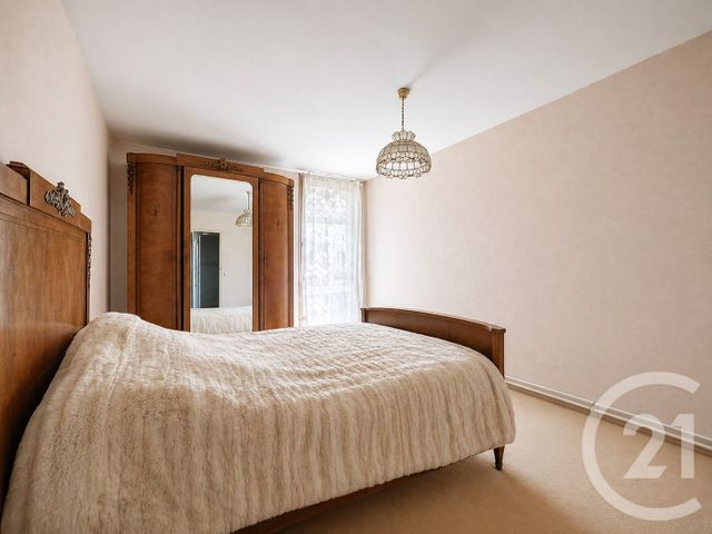 Appartement F5 à vendre - 5 pièces - 118.15 m2 - CHAMPS SUR MARNE - 77 - ILE-DE-FRANCE - Century 21 Agence Du Val