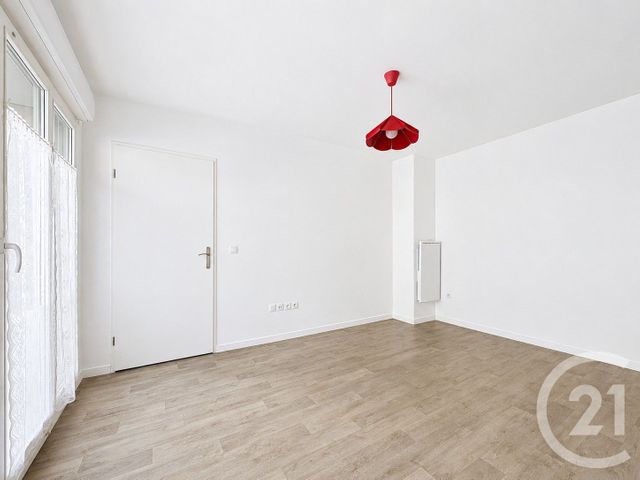 Appartement F2 à vendre - 2 pièces - 37.73 m2 - CHAMPS SUR MARNE - 77 - ILE-DE-FRANCE - Century 21 Agence Du Val