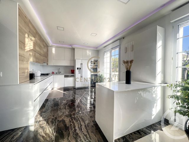 maison à vendre - 7 pièces - 164.47 m2 - CHAMPS SUR MARNE - 77 - ILE-DE-FRANCE - Century 21 Agence Du Val