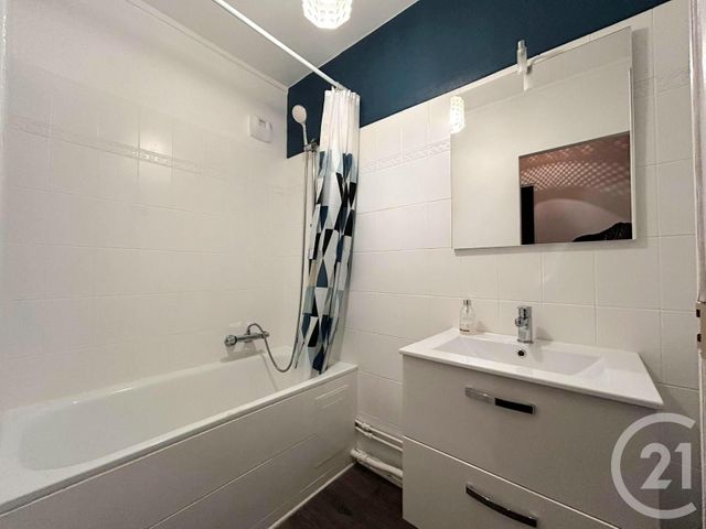 Appartement F2 à louer - 2 pièces - 47.25 m2 - VAIRES SUR MARNE - 77 - ILE-DE-FRANCE - Century 21 Agence Du Val