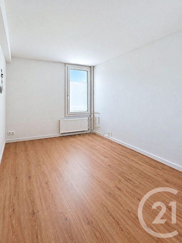 Appartement F4 à vendre - 4 pièces - 90.2 m2 - CHAMPS SUR MARNE - 77 - ILE-DE-FRANCE - Century 21 Agence Du Val