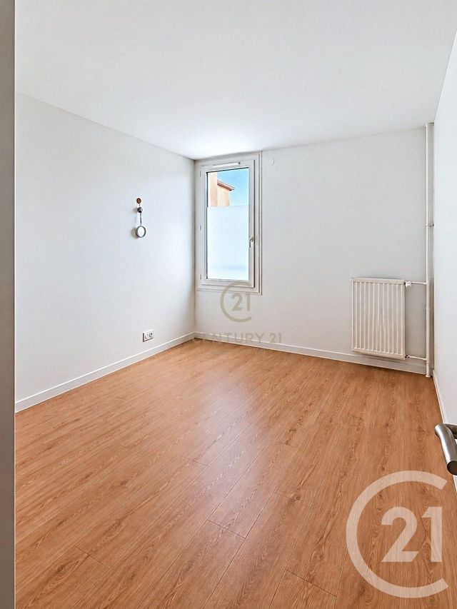 Appartement F4 à vendre - 4 pièces - 90.2 m2 - CHAMPS SUR MARNE - 77 - ILE-DE-FRANCE - Century 21 Agence Du Val