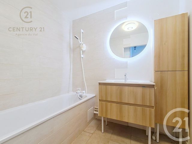 Appartement F4 à louer - 4 pièces - 77.88 m2 - CHAMPS SUR MARNE - 77 - ILE-DE-FRANCE - Century 21 Agence Du Val
