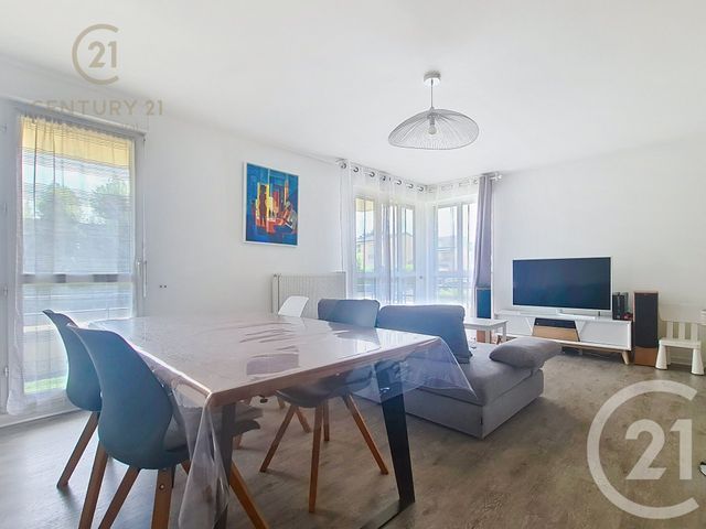 Appartement F4 à louer - 4 pièces - 77.88 m2 - CHAMPS SUR MARNE - 77 - ILE-DE-FRANCE - Century 21 Agence Du Val