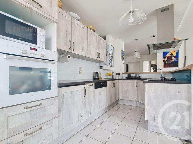 Appartement F4 à louer - 4 pièces - 77.88 m2 - CHAMPS SUR MARNE - 77 - ILE-DE-FRANCE - Century 21 Agence Du Val