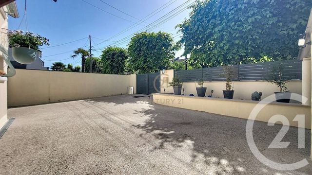 maison à vendre - 5 pièces - 110.66 m2 - CHAMPS SUR MARNE - 77 - ILE-DE-FRANCE - Century 21 Agence Du Val