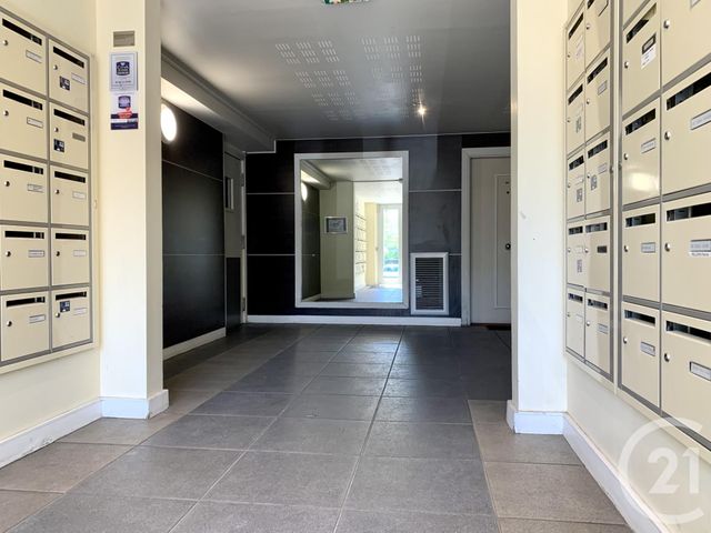 Appartement F2 à louer - 2 pièces - 30.63 m2 - LOGNES - 77 - ILE-DE-FRANCE - Century 21 Agence Du Val