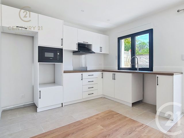 Appartement F3 à louer - 3 pièces - 64.79 m2 - CHAMPS SUR MARNE - 77 - ILE-DE-FRANCE - Century 21 Agence Du Val