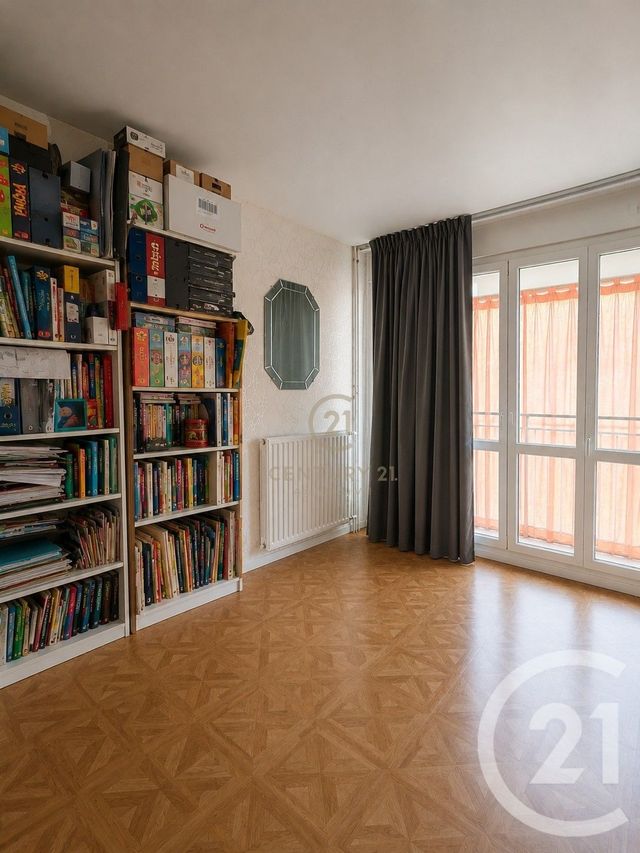 Appartement F4 à vendre - 4 pièces - 76.66 m2 - CHAMPS SUR MARNE - 77 - ILE-DE-FRANCE - Century 21 Agence Du Val