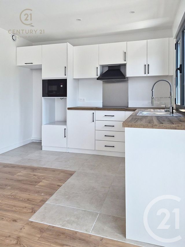 Appartement F3 à louer - 3 pièces - 64.79 m2 - CHAMPS SUR MARNE - 77 - ILE-DE-FRANCE - Century 21 Agence Du Val