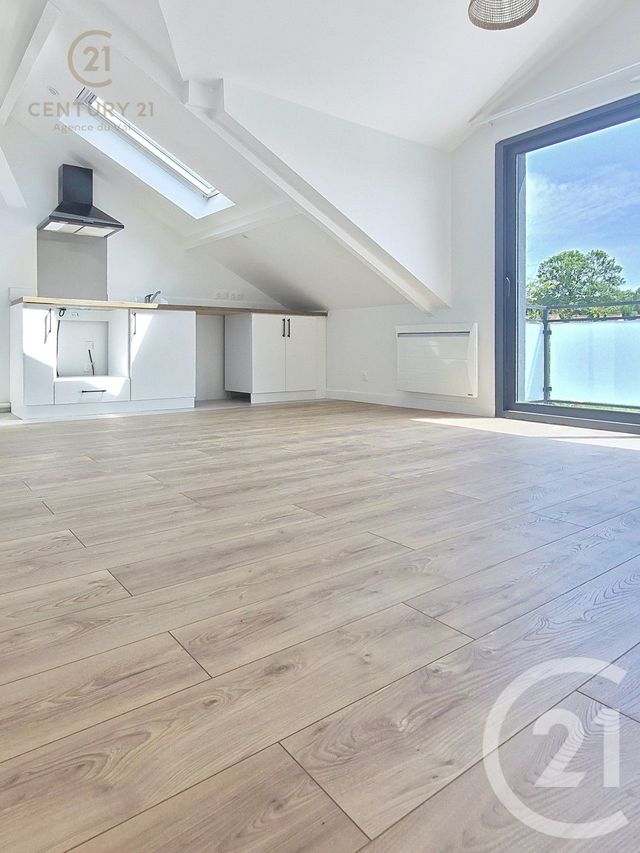Appartement F2 à louer - 2 pièces - 27.42 m2 - CHAMPS SUR MARNE - 77 - ILE-DE-FRANCE - Century 21 Agence Du Val