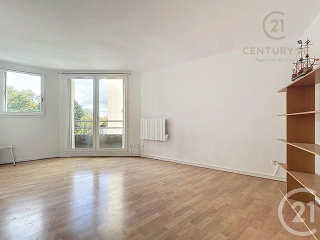 Appartement T1 à louer - 1 pièce - 30.12 m2 - NOISIEL - 77 - ILE-DE-FRANCE - Century 21 Agence Du Val