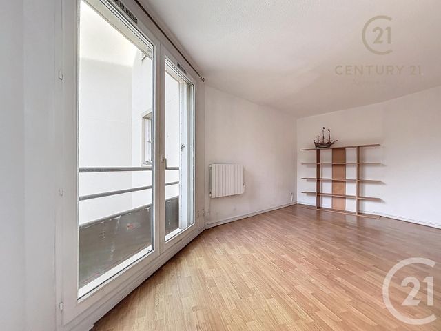 Appartement T1 à louer - 1 pièce - 30.12 m2 - NOISIEL - 77 - ILE-DE-FRANCE - Century 21 Agence Du Val