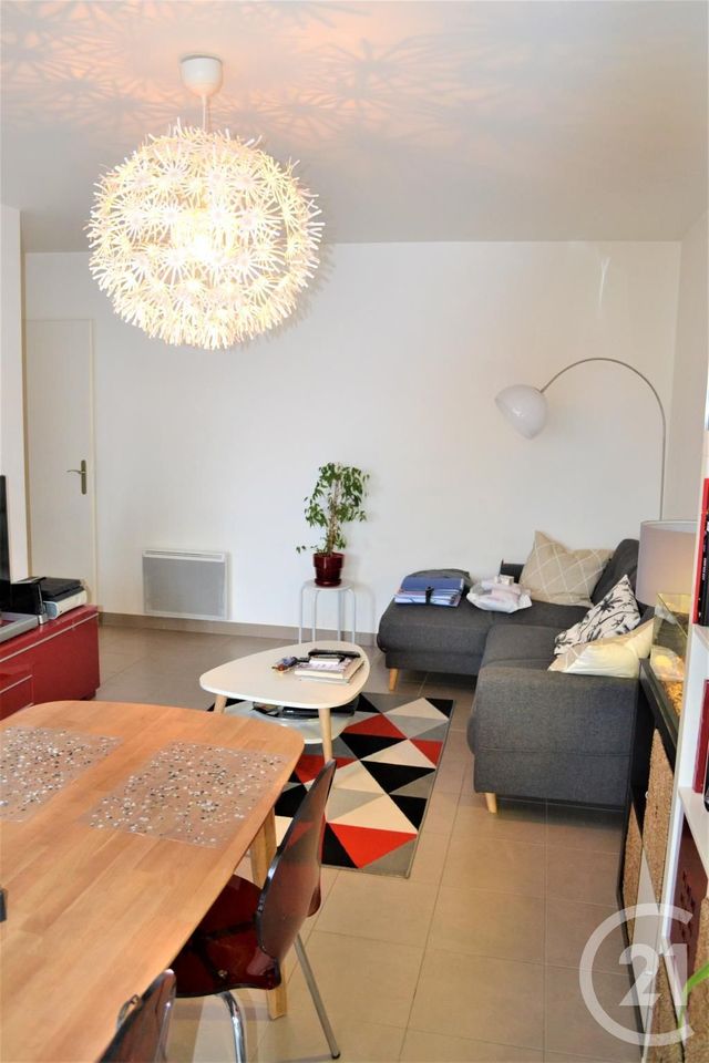 Appartement F2 à louer - 2 pièces - 49.18 m2 - CHAMPS SUR MARNE - 77 - ILE-DE-FRANCE - Century 21 Agence Du Val