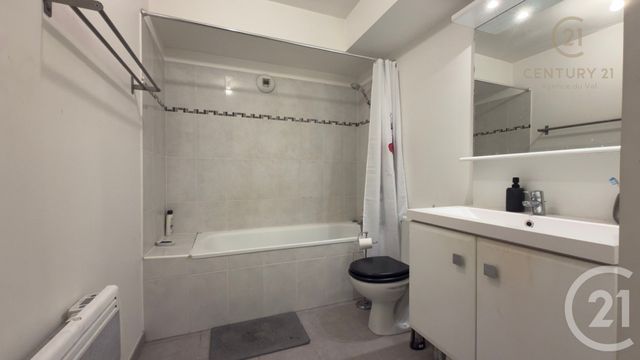 Appartement F2 à louer - 2 pièces - 50.79 m2 - CHAMPS SUR MARNE - 77 - ILE-DE-FRANCE - Century 21 Agence Du Val