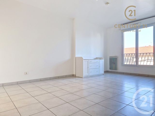 Appartement F2 à louer - 2 pièces - 40.26 m2 - DRANCY - 93 - ILE-DE-FRANCE - Century 21 Agence Du Val