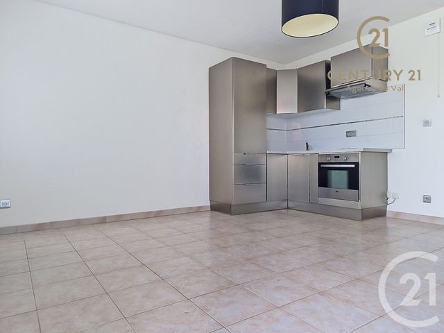 Appartement Studio à louer - 1 pièce - 26.75 m2 - CHAMPS SUR MARNE - 77 - ILE-DE-FRANCE - Century 21 Agence Du Val