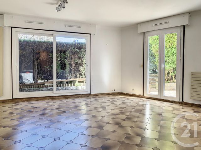 Appartement F3 à louer - 3 pièces - 67.44 m2 - NOISY LE GRAND - 93 - ILE-DE-FRANCE - Century 21 Agence Du Val