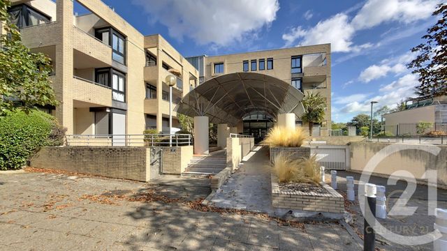 Appartement Studio à louer - 1 pièce - 29.39 m2 - LOGNES - 77 - ILE-DE-FRANCE - Century 21 Agence Du Val