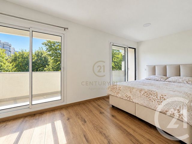 Appartement F4 à vendre - 4 pièces - 83.11 m2 - CHAMPS SUR MARNE - 77 - ILE-DE-FRANCE - Century 21 Agence Du Val